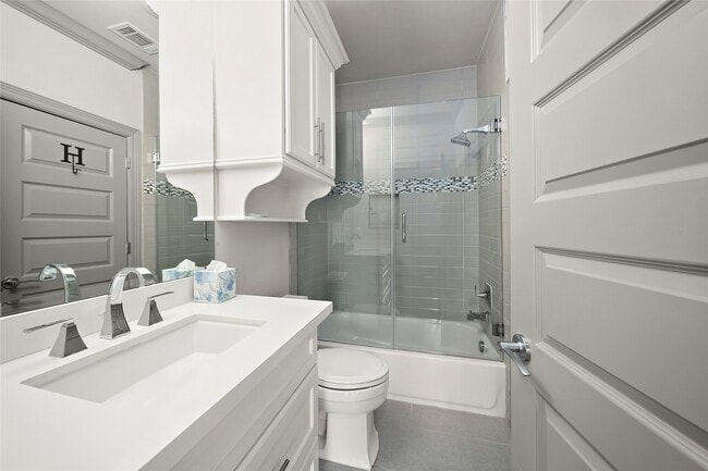 Building Photo - 2905 Bering Dr