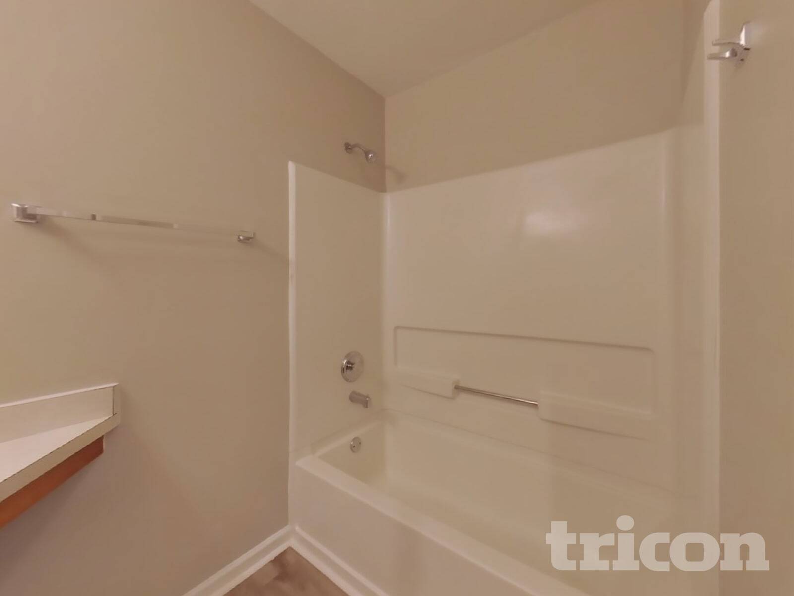 Building Photo - 68 Camden Way