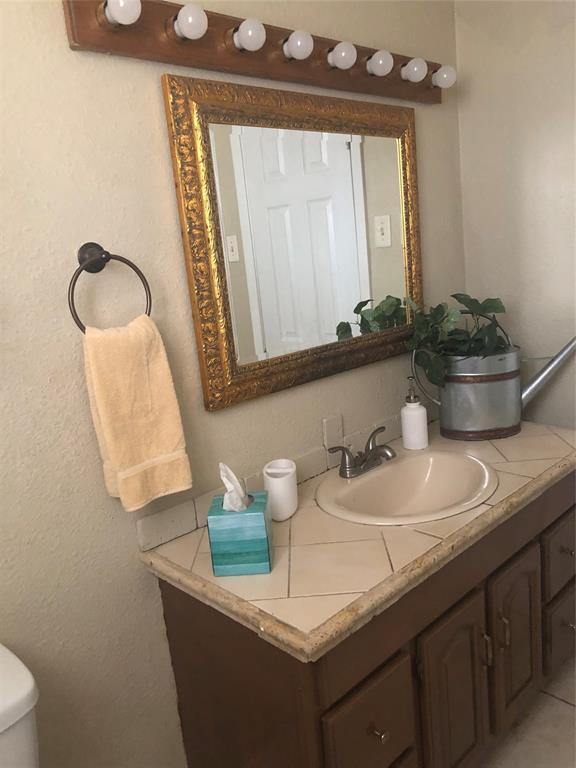 Building Photo - 338 Tennyson St