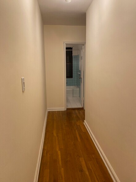 Building Photo - 180 E Hartsdale Ave