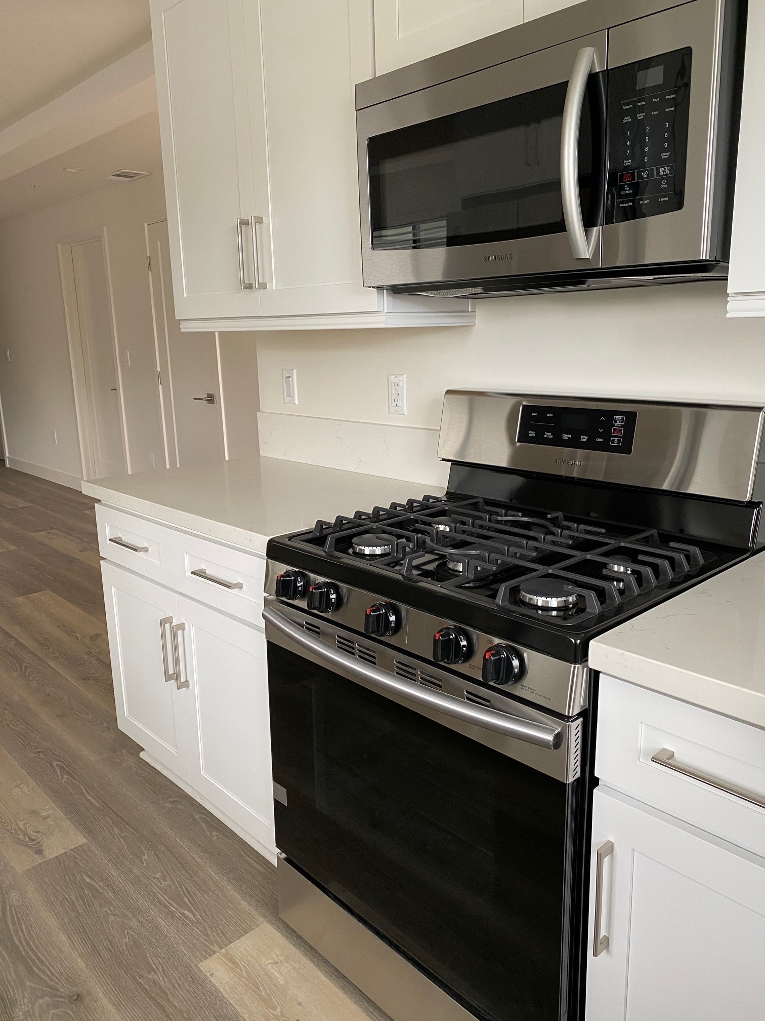 Kitchen - 2826 S Norton Ave