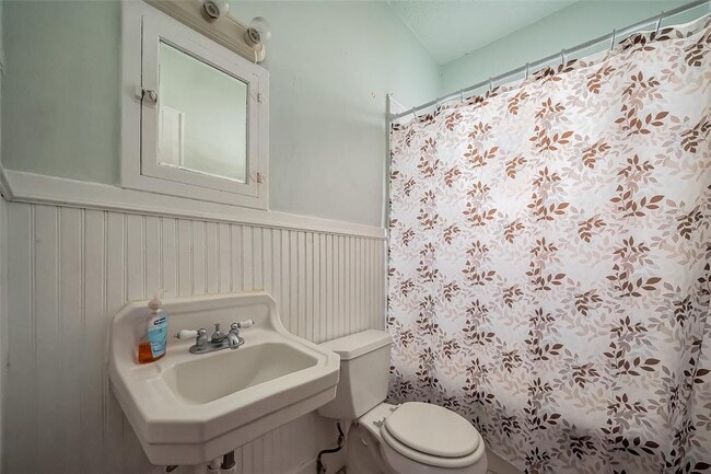 Building Photo - 4226 Avenue T