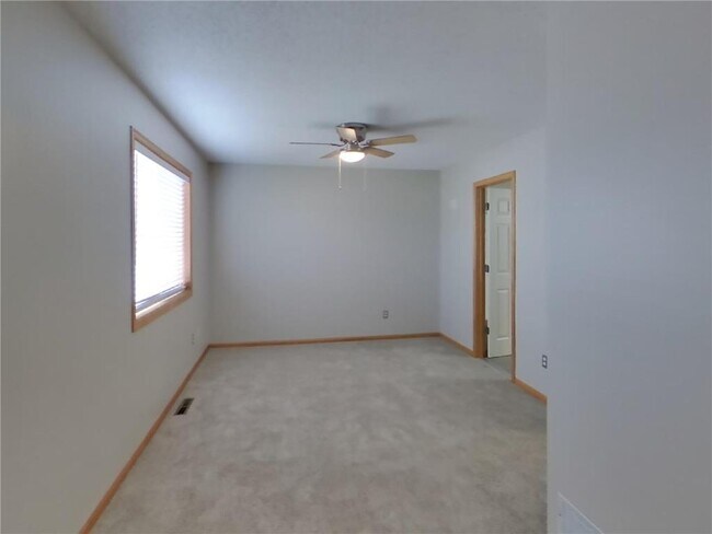 Building Photo - 5215 Pond View Ln