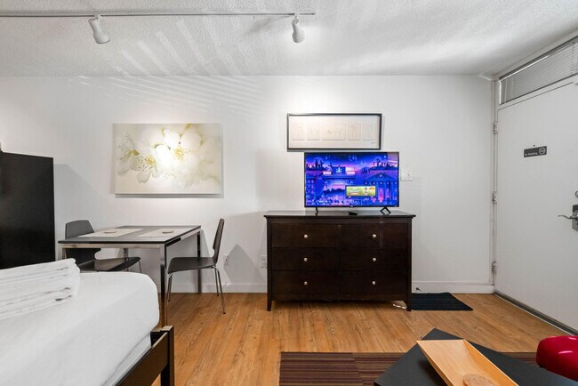 Building Photo - 47 25th St NW
