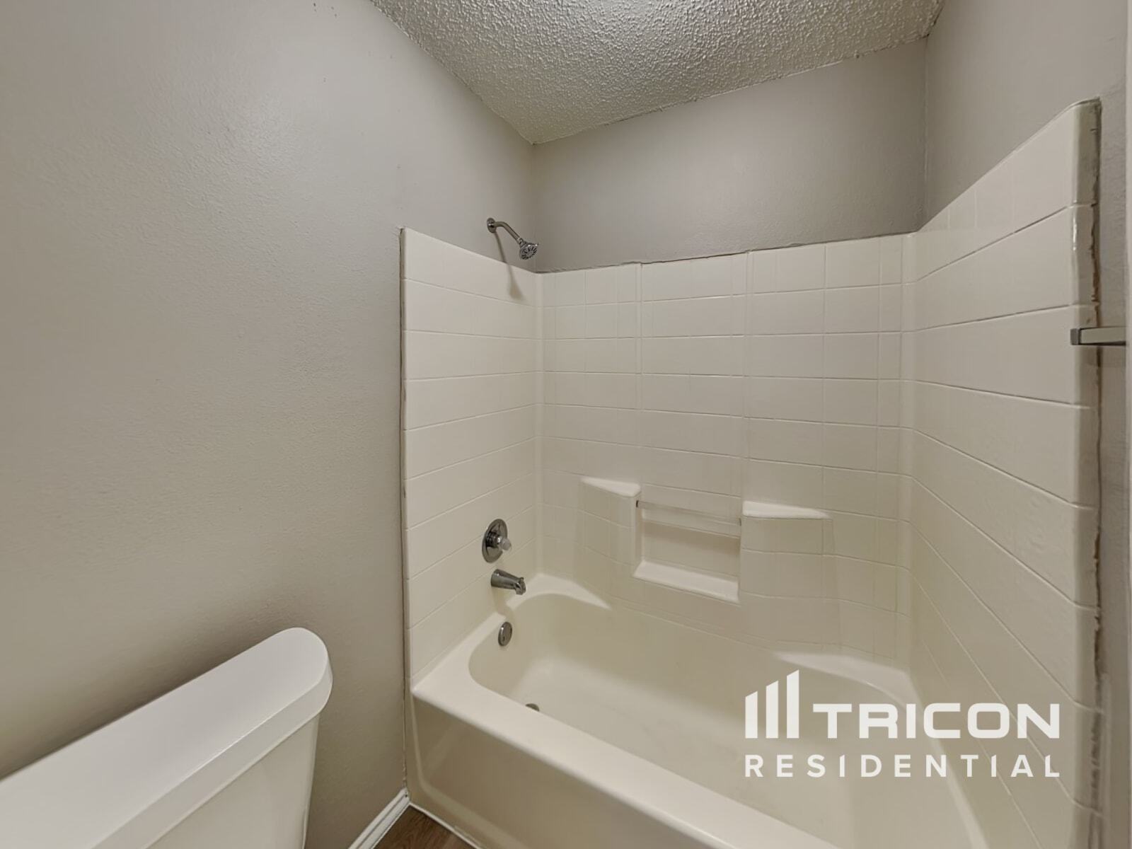 Building Photo - 404 Moss Hill Dr