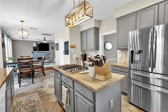 Building Photo - 25823 Lake Lawn Dr
