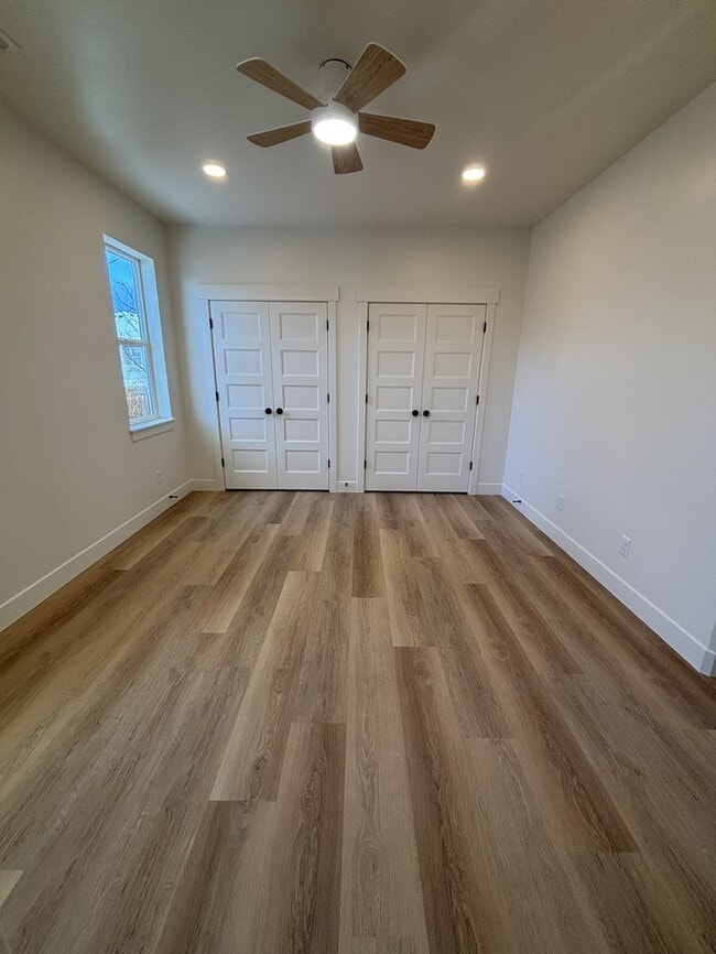 Building Photo - 412 E 34 S
