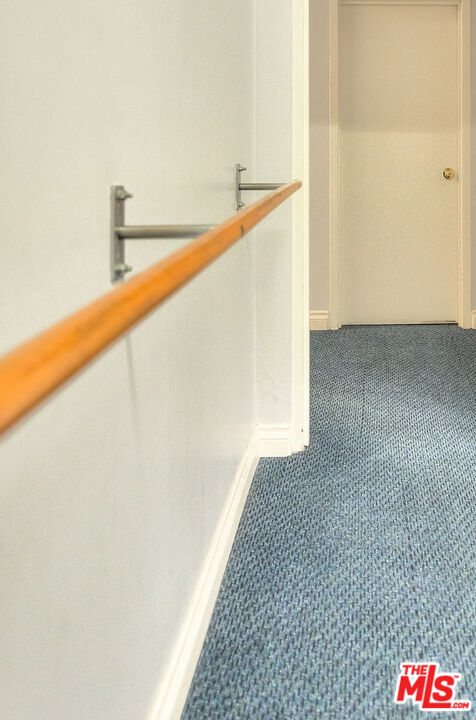 Building Photo - 6708 Hillpark Dr