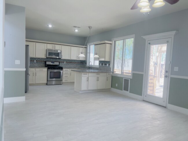 Building Photo - 4572 Yellow Harbor St