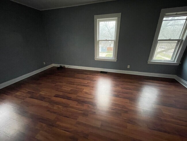 Building Photo - 802-806 Cedar