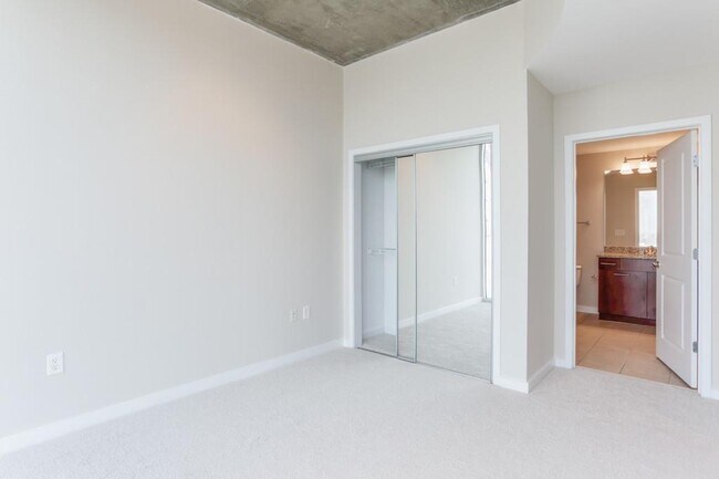 Building Photo - 3324 Peachtree Rd
