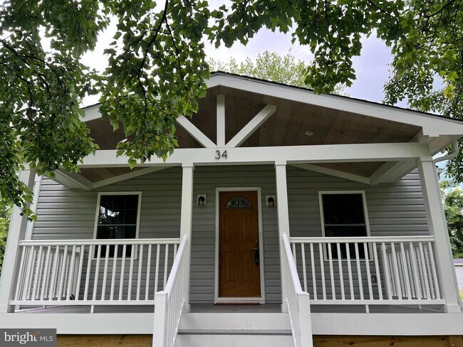 Primary Photo - 34 Hornets Nest Ln