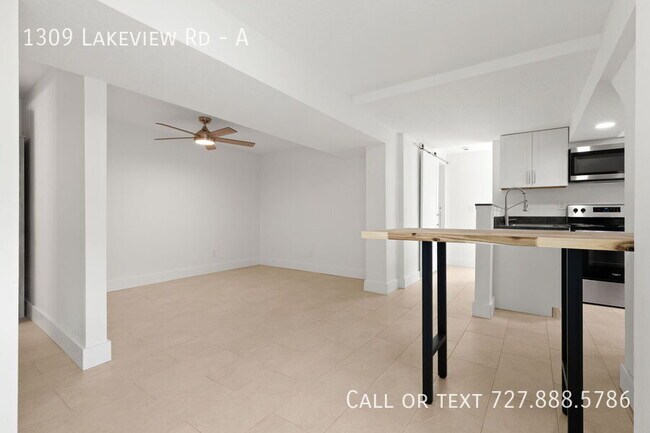Building Photo - 1309 Lakeview Rd