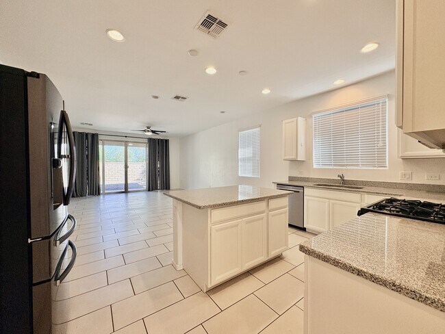 Building Photo - 7214 S Via Tierra Mesa