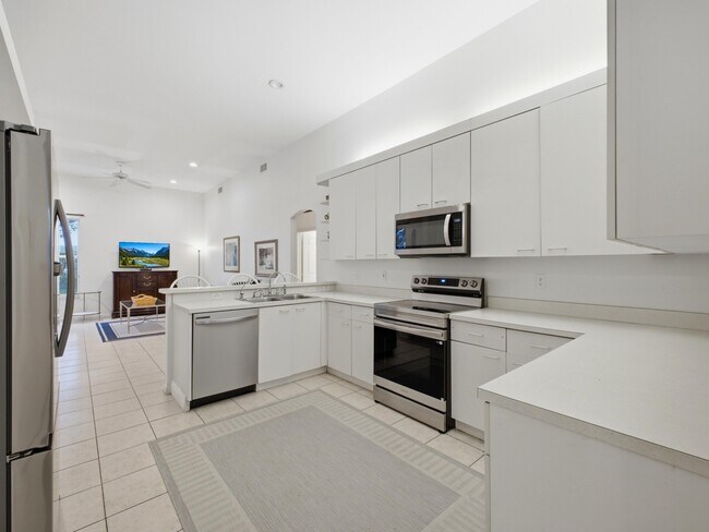 Building Photo - 4378 Danielson Dr