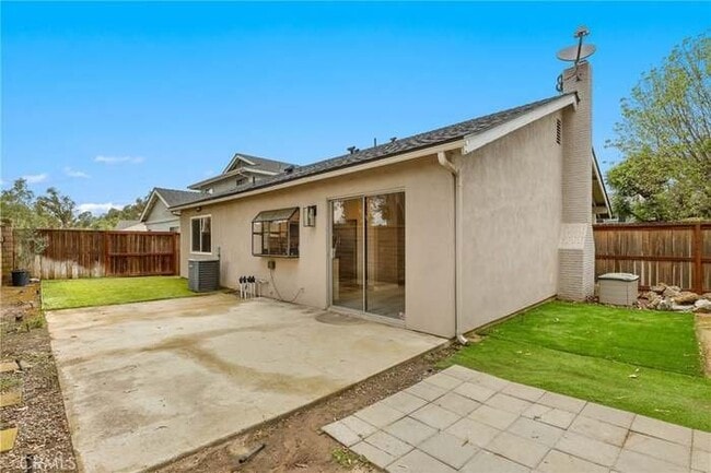 Building Photo - 27232 Eastridge Dr
