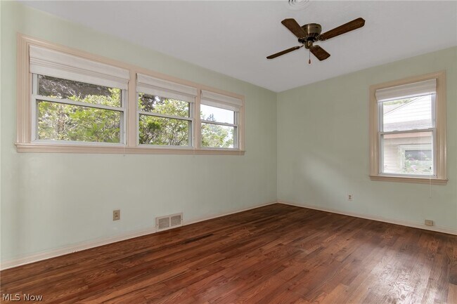 Building Photo - 8279 Westmoor Rd