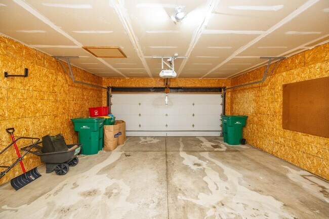 Building Photo - 7798 Greene Farm Dr