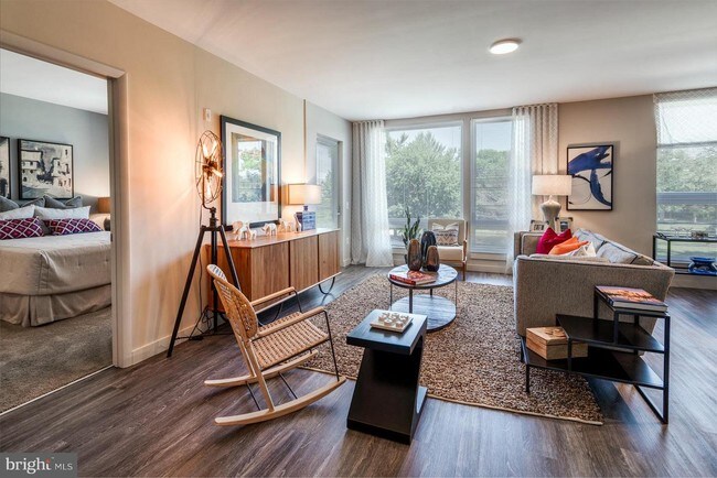 Building Photo - 11830 Sunrise Valley Dr