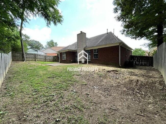Building Photo - 6620 Brickmont Rd