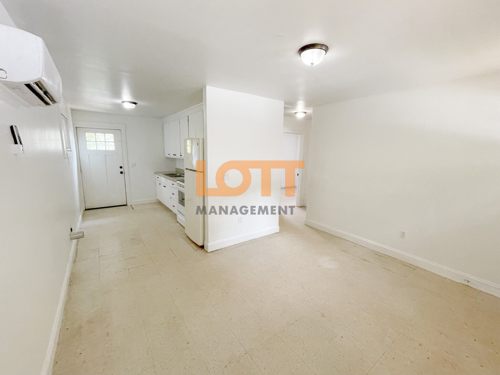 Building Photo - 10 Montis Dr