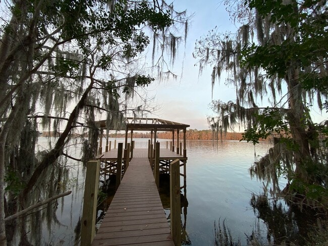 Building Photo - Winter Park  home in a Gated Community