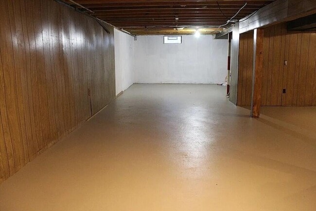 Building Photo - 655 Robinwood Dr
