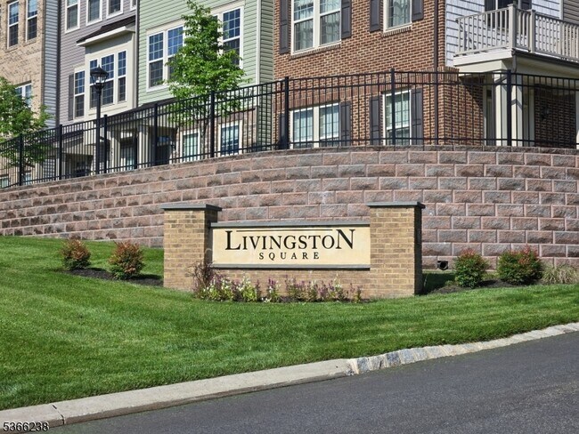 Building Photo - 17 Gala Ct