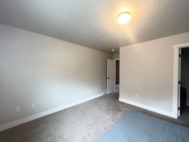 Building Photo - 11391 Mapleside Ln