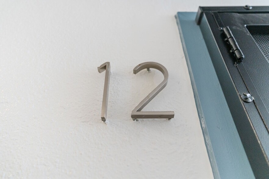 Building Photo - 1424 Chestnut Ave