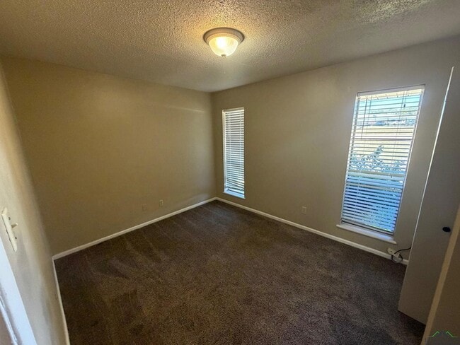 Building Photo - 1114 E Fairmont St