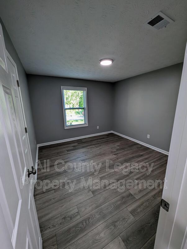 Building Photo - 4340 Bradley Dr SW