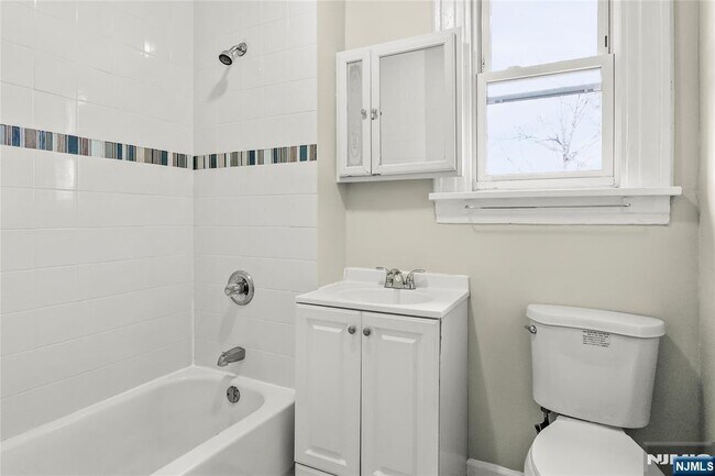 Building Photo - 117 Parkview Terrace