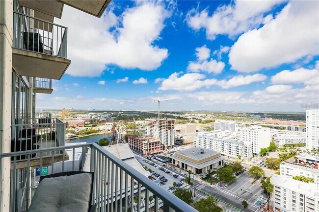 Building Photo - 777 N Ashley Dr