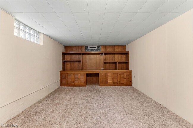 Building Photo - 602 Huntmere Dr