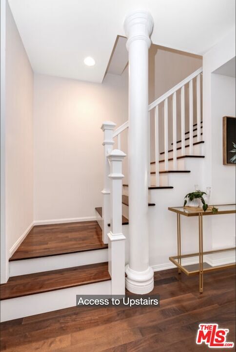 Building Photo - 850 N Poinsettia Pl