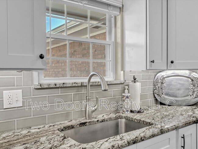 Building Photo - 2812 Allens Trail