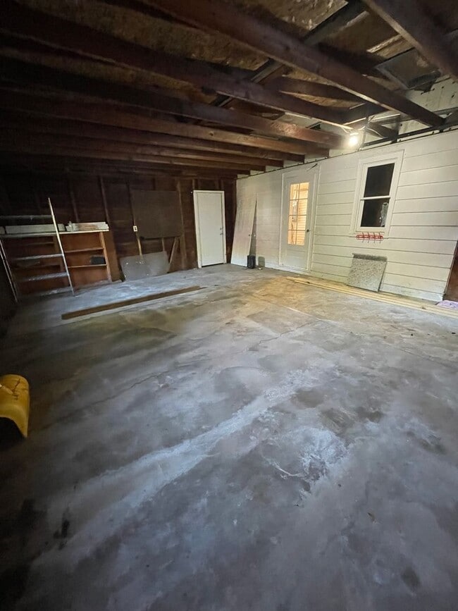 Building Photo - Four Bedroom Single Family Home in Delphi