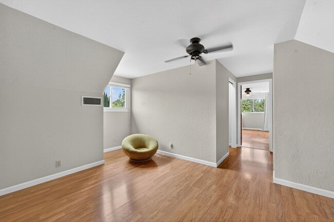 Building Photo - 420 Colusa Pl