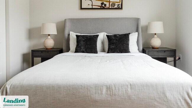 Building Photo - 9906 Runway Dr