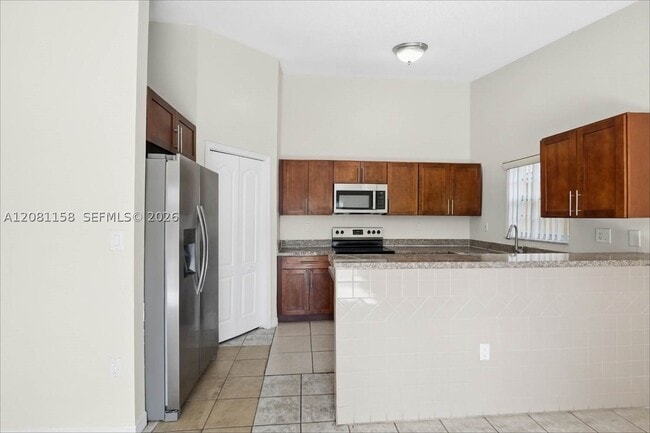 Building Photo - 957 NW 128th Pl