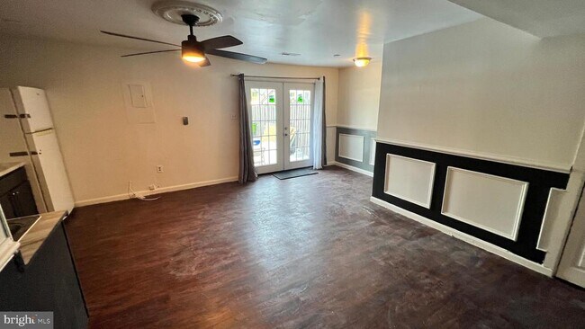 Building Photo - 3649 Dahlgren Pl