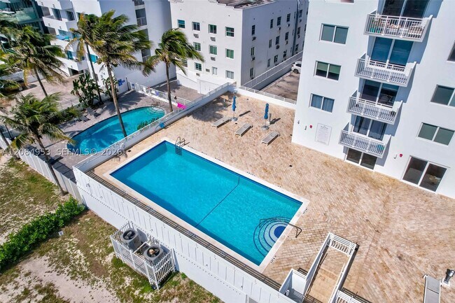 Building Photo - 345 Ocean 607