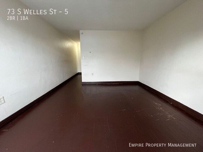 Building Photo - Under New Management! 2 bedroom/ 1 bathroo...