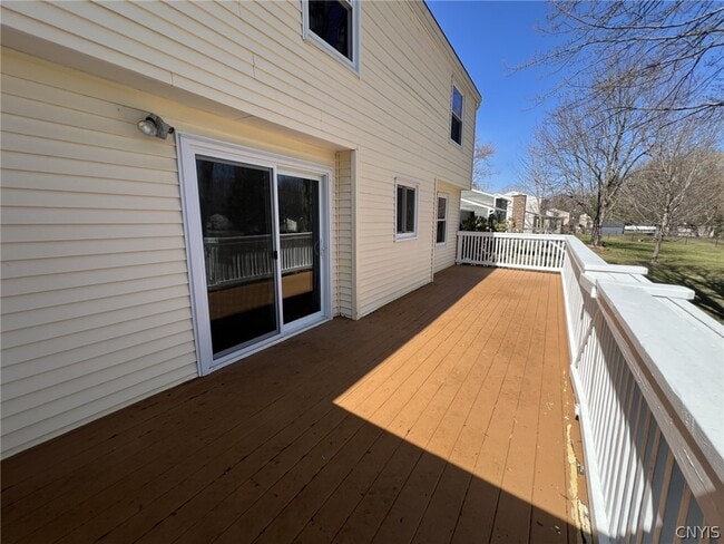 Building Photo - 10 Echodale Ave