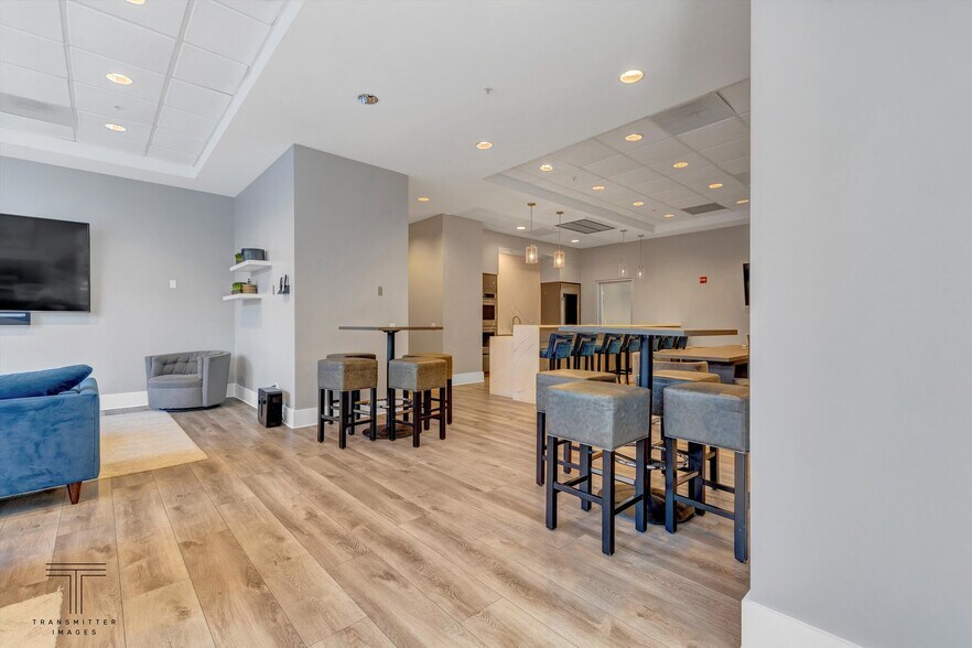 Building Photo - 545 N Dearborn St