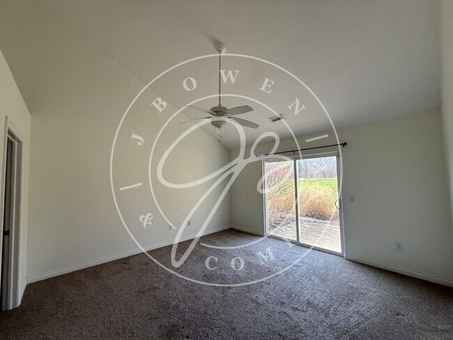 Building Photo - "Charming 2-Bed Condo with Fireplace & Scenic Views on Fox Cove Dr, Perrysburg!"