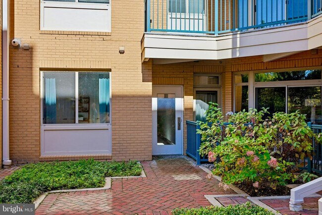 Building Photo - 2200 N Westmoreland St