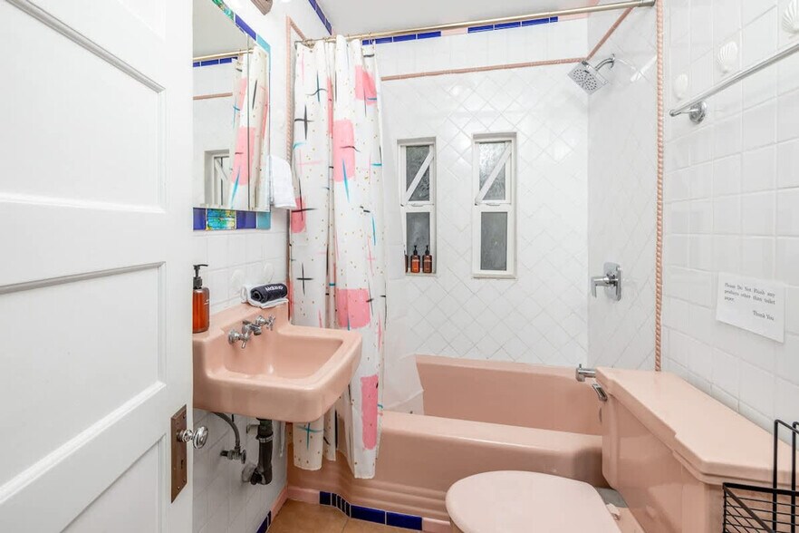 Building Photo - 525 S Tremont St