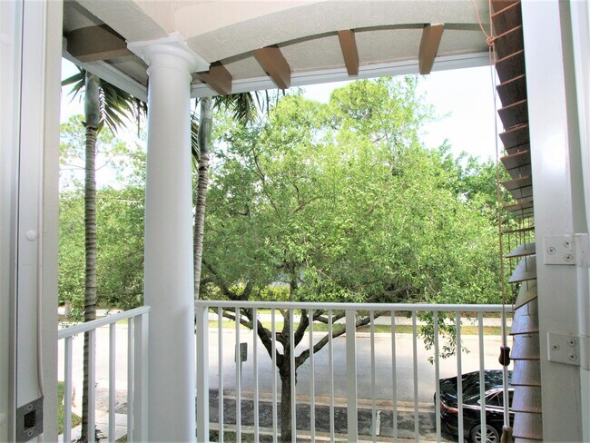 Building Photo - 1562 Grande Cull Way